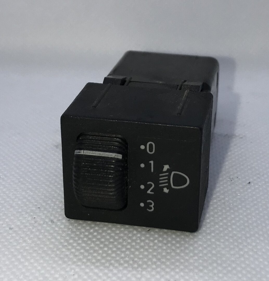 Schalter Leuchtweitenregelung 9000 CS + CD (1992-1998)